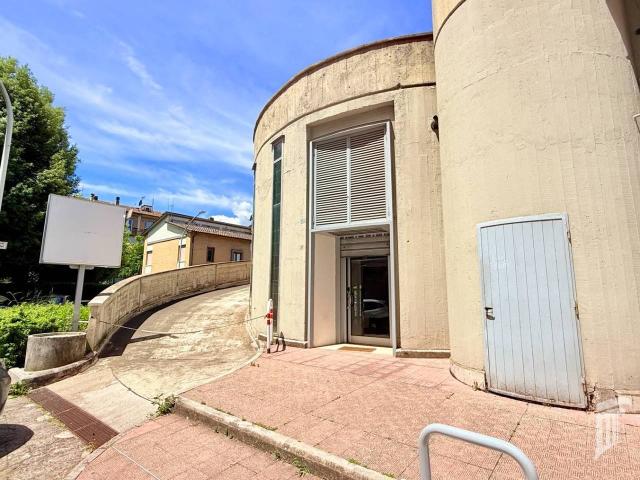 Negozio in affitto a Rieti