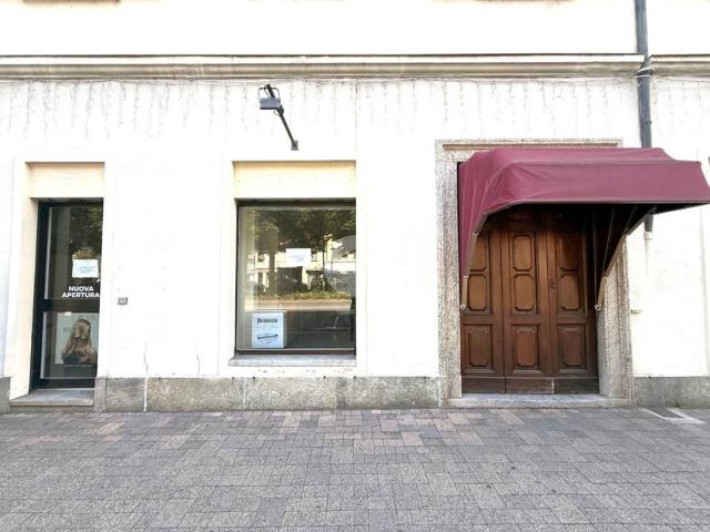 Negozio in affitto a Rivarolo Canavese