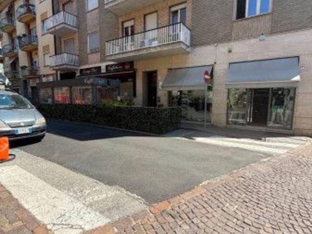 Negozio in affitto a Rivoli