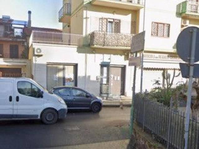 Negozio in affitto a Roma