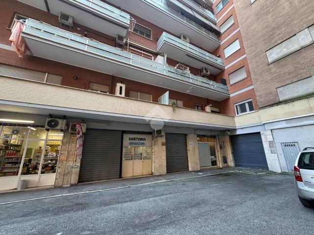 Negozio in affitto a Roma
