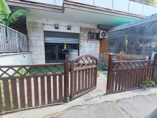 Negozio in affitto a Roma
