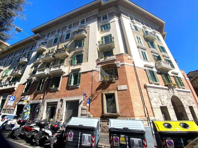 Negozio in affitto a Roma