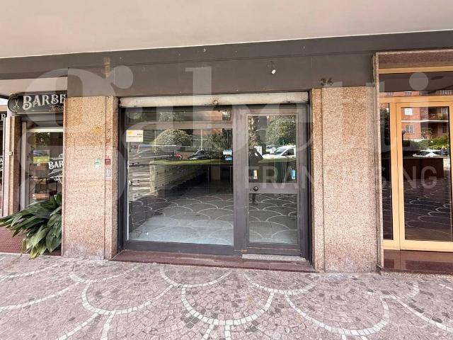 Negozio in affitto a Roma