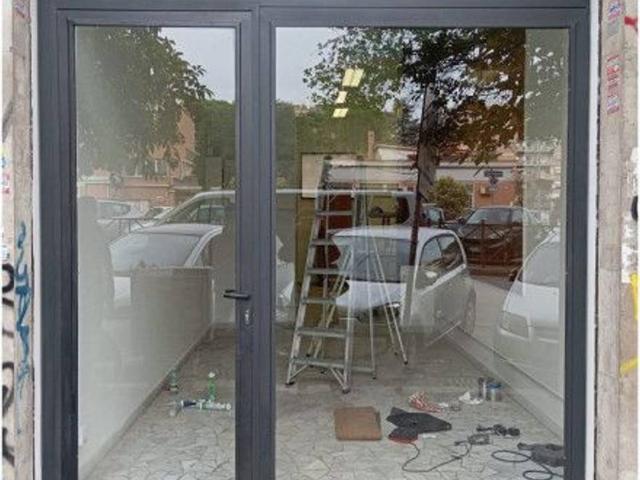 Negozio in affitto a Roma