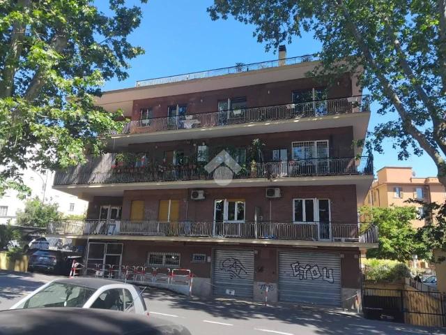 Negozio in affitto a Roma
