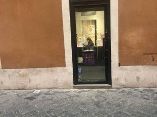 Negozio in affitto a Roma