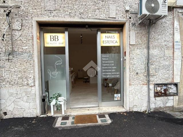 Negozio in affitto a Roma