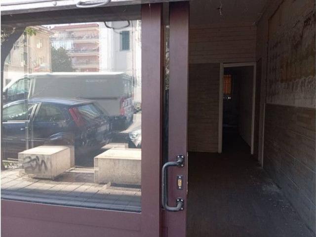 Negozio in affitto a Roma