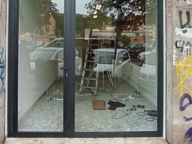 Negozio in affitto a Roma