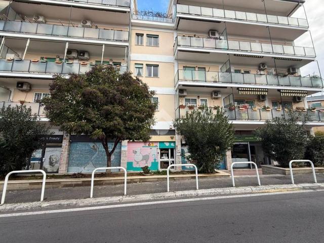 Negozio in affitto a Roma