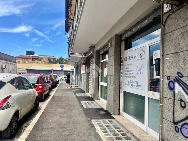 Negozio in affitto a Roma