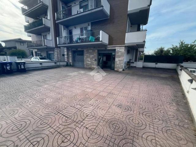 Negozio in affitto a Roma