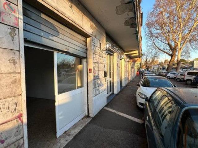 Negozio in affitto a Roma