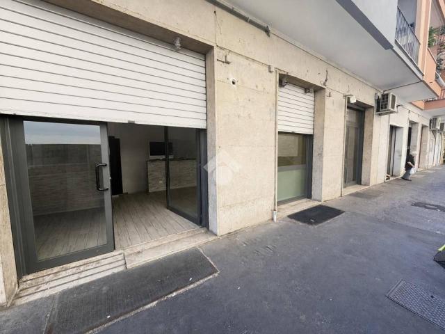 Negozio in affitto a Roma