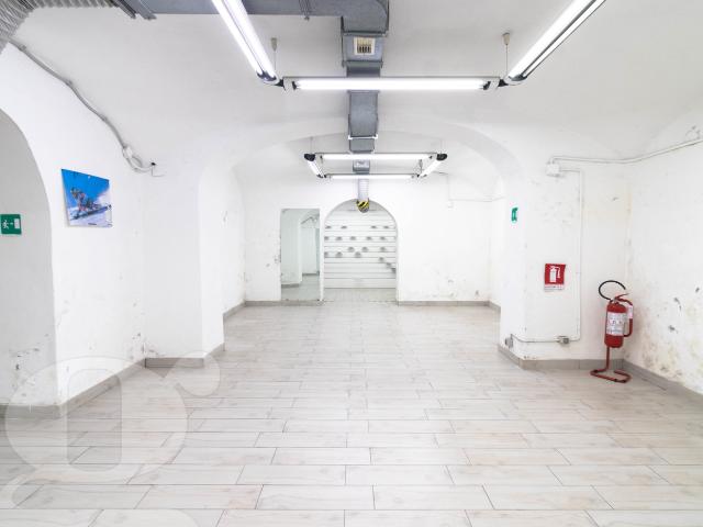 Negozio in affitto a Roma