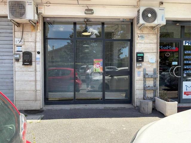 Negozio in affitto a Roma