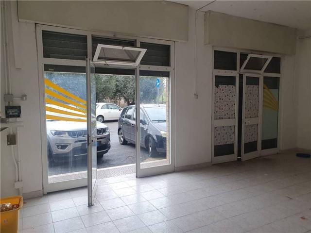Negozio in affitto a Roma