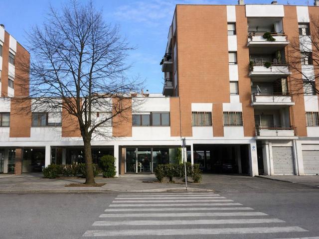 Negozio in affitto a Roma