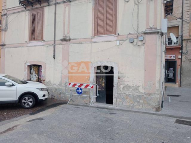 Negozio in affitto a Spezzano Della Sila