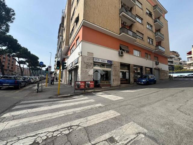 Negozio in affitto a Roma