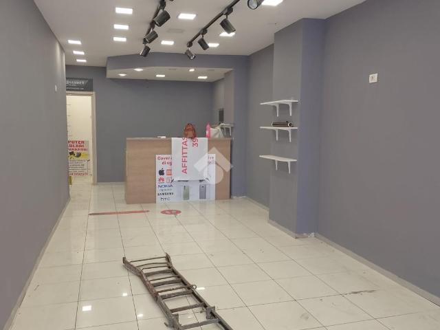 Negozio in affitto a Roma
