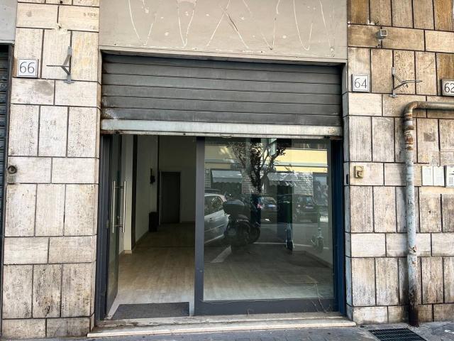 Negozio in affitto a Roma