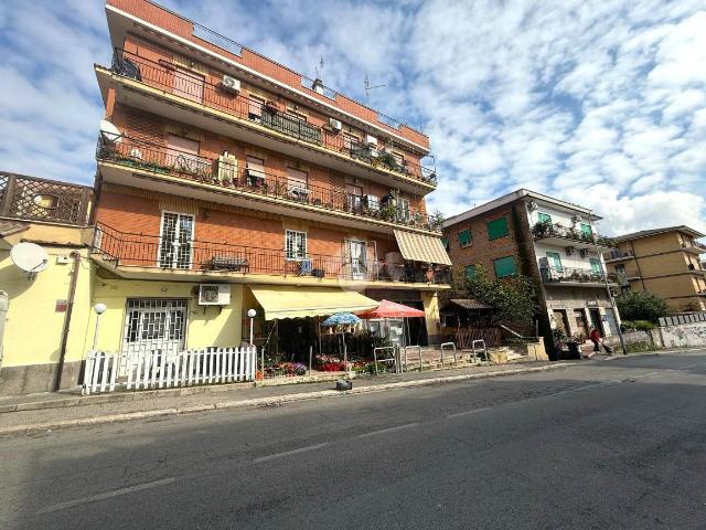 Negozio in affitto a Roma