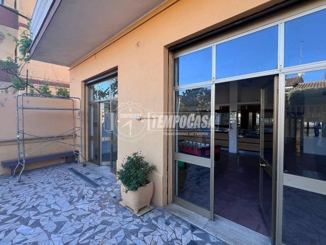 Negozio in affitto a Roma