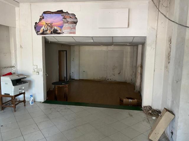 Negozio in affitto a Scandicci