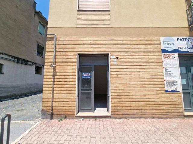 Negozio in affitto a Santa Maria Capua Vetere