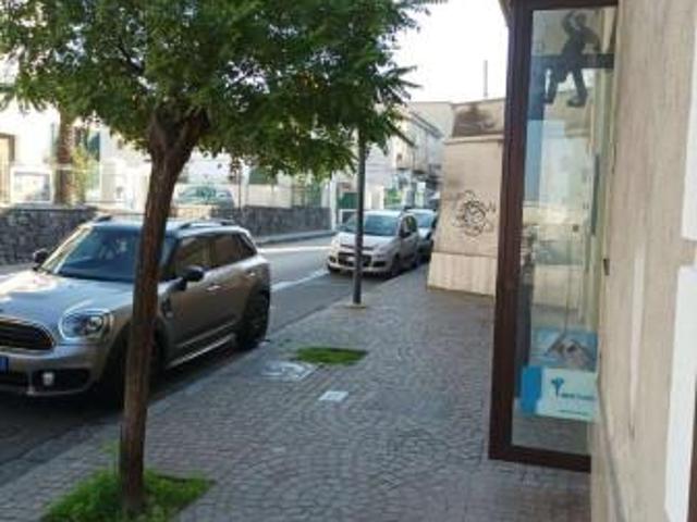 Negozio in affitto a Sant'Anastasia