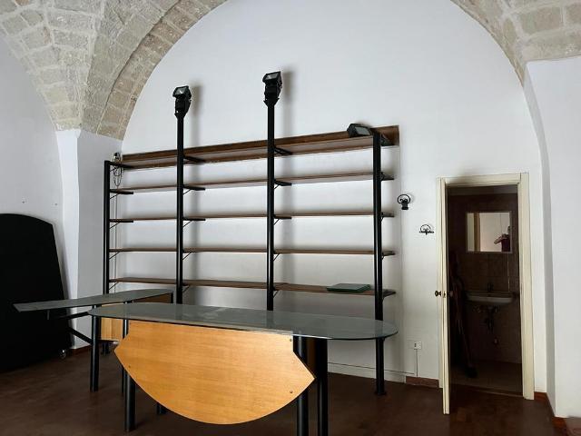 Negozio in affitto a San Vito Dei Normanni