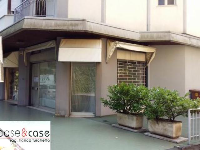 NEGOZIO in AFFITTO a SACILE