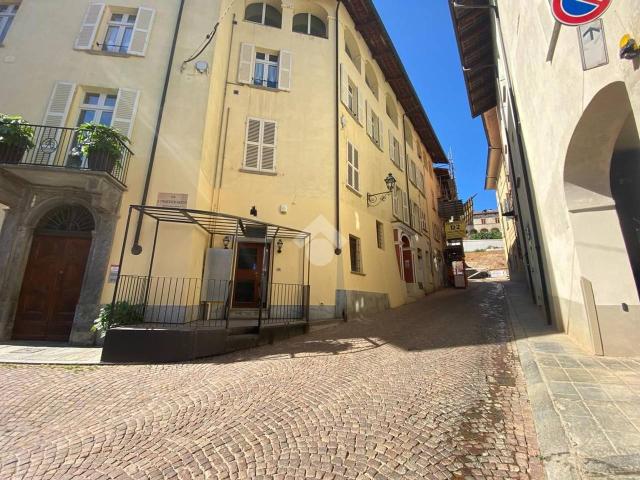 Negozio in affitto a Saluzzo