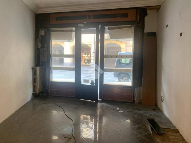 Negozio in affitto a Saluzzo