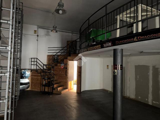 Negozio in affitto a Salerno