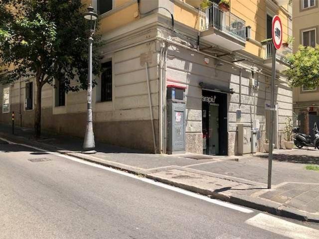 Negozio in affitto a Salerno