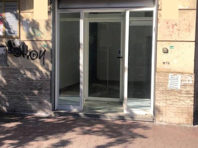 Negozio in affitto a Salerno
