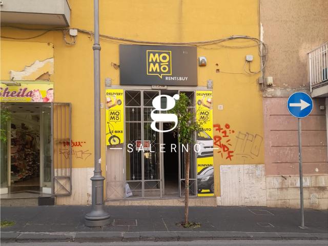 Negozio in affitto a Salerno