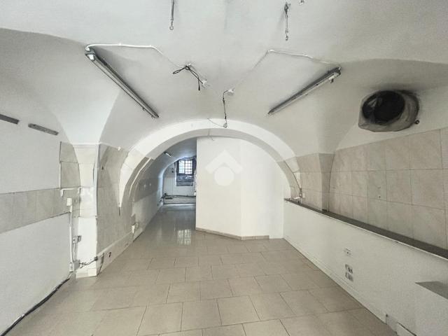 Negozio in affitto a Sarzana