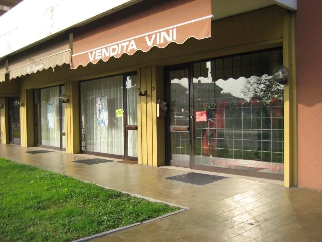 NEGOZIO in AFFITTO a SELVAZZANO DENTRO CASELLE