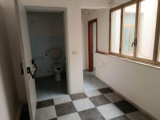 Negozio in affitto a Siracusa