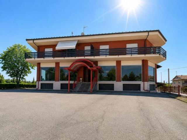 Negozio in affitto a Sommariva Del Bosco