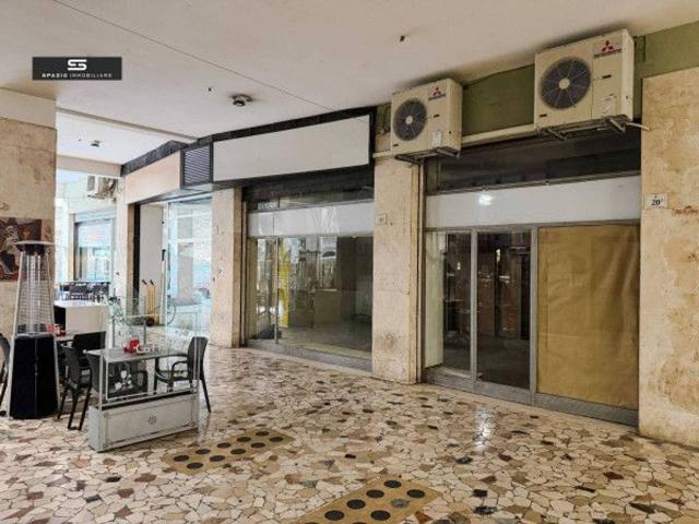 Negozio in vendita a Teramo