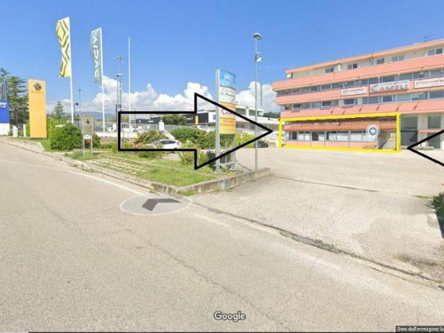 Negozio in vendita a Teramo