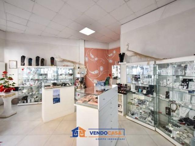 Negozio in vendita a Torino