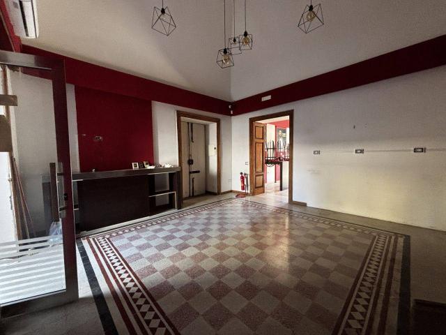 Negozio in vendita a Torre Del Greco