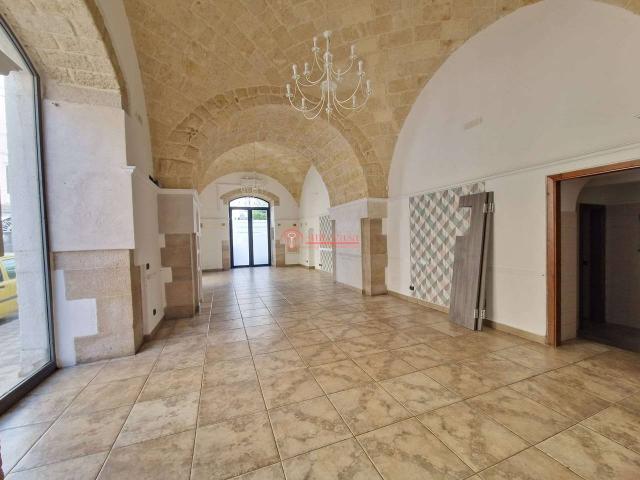 Negozio in vendita a Trani