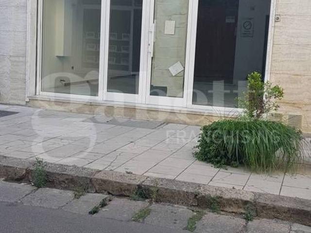 Negozio in vendita a Tricase